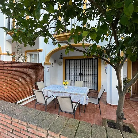 Casa Isabel 펜션 베나오얀